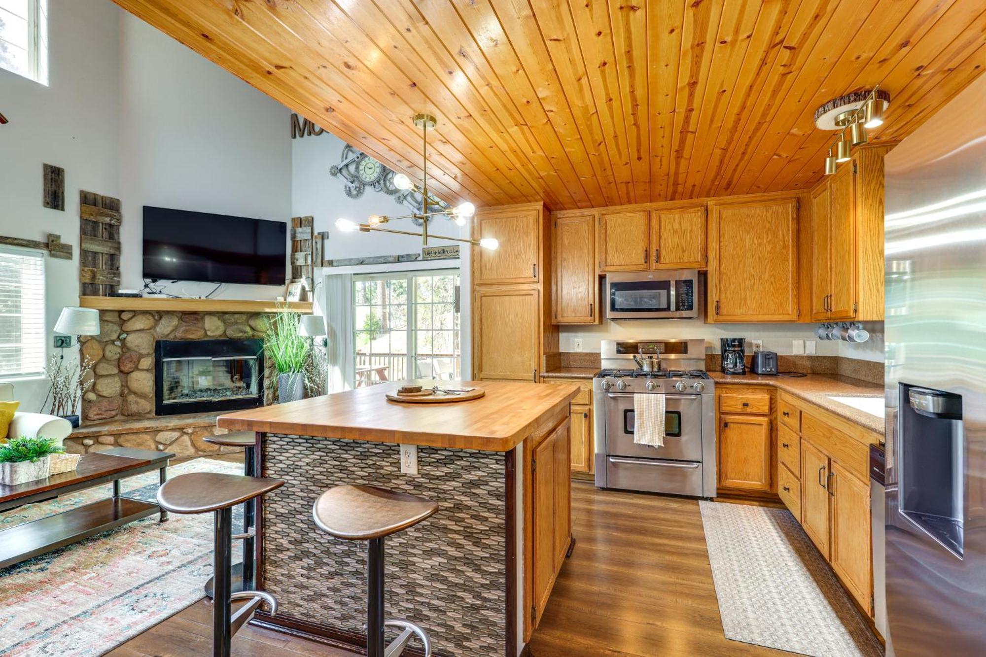 Remodeled Crestline Retreat Walk To Lake Gregory! Zewnętrze zdjęcie