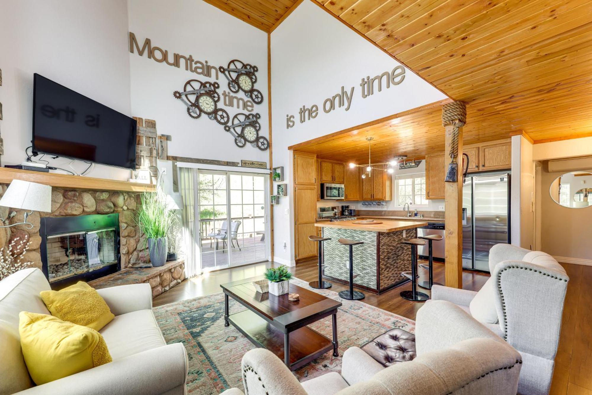 Remodeled Crestline Retreat Walk To Lake Gregory! Zewnętrze zdjęcie
